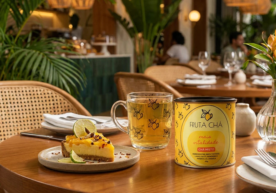 Cafeteria premium servindo Fruta Chá